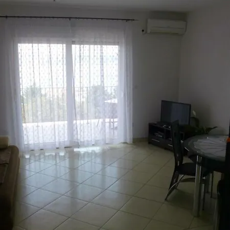 Apartament Mauro *
